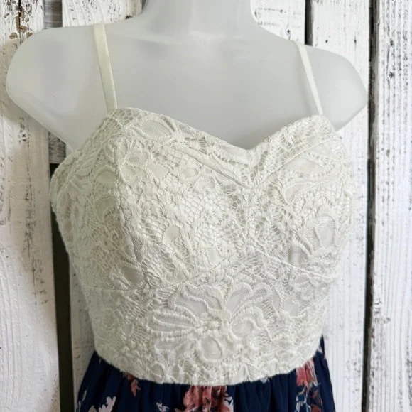 Floral Lace Dress Semi Sheer Skirt Built In Bra Size Medium Whimsy Boho Sundress - Picture 4 of 9